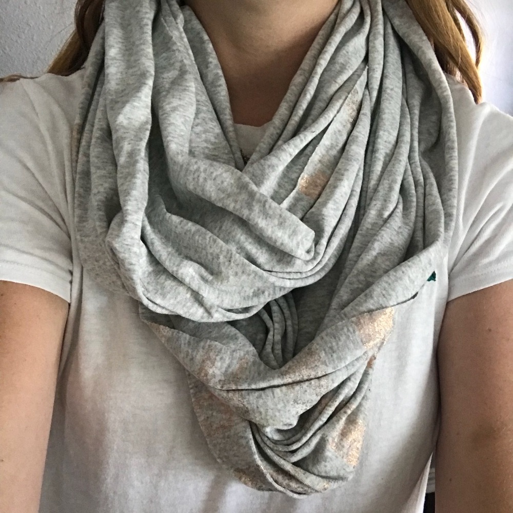 Gap Circle scarf